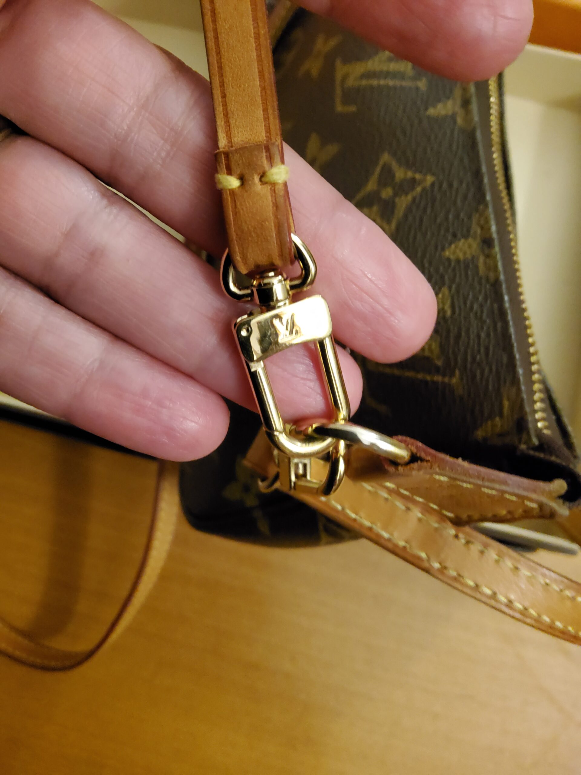 Louis Vuitton pochette Accessoires + tracolla - immagine 5