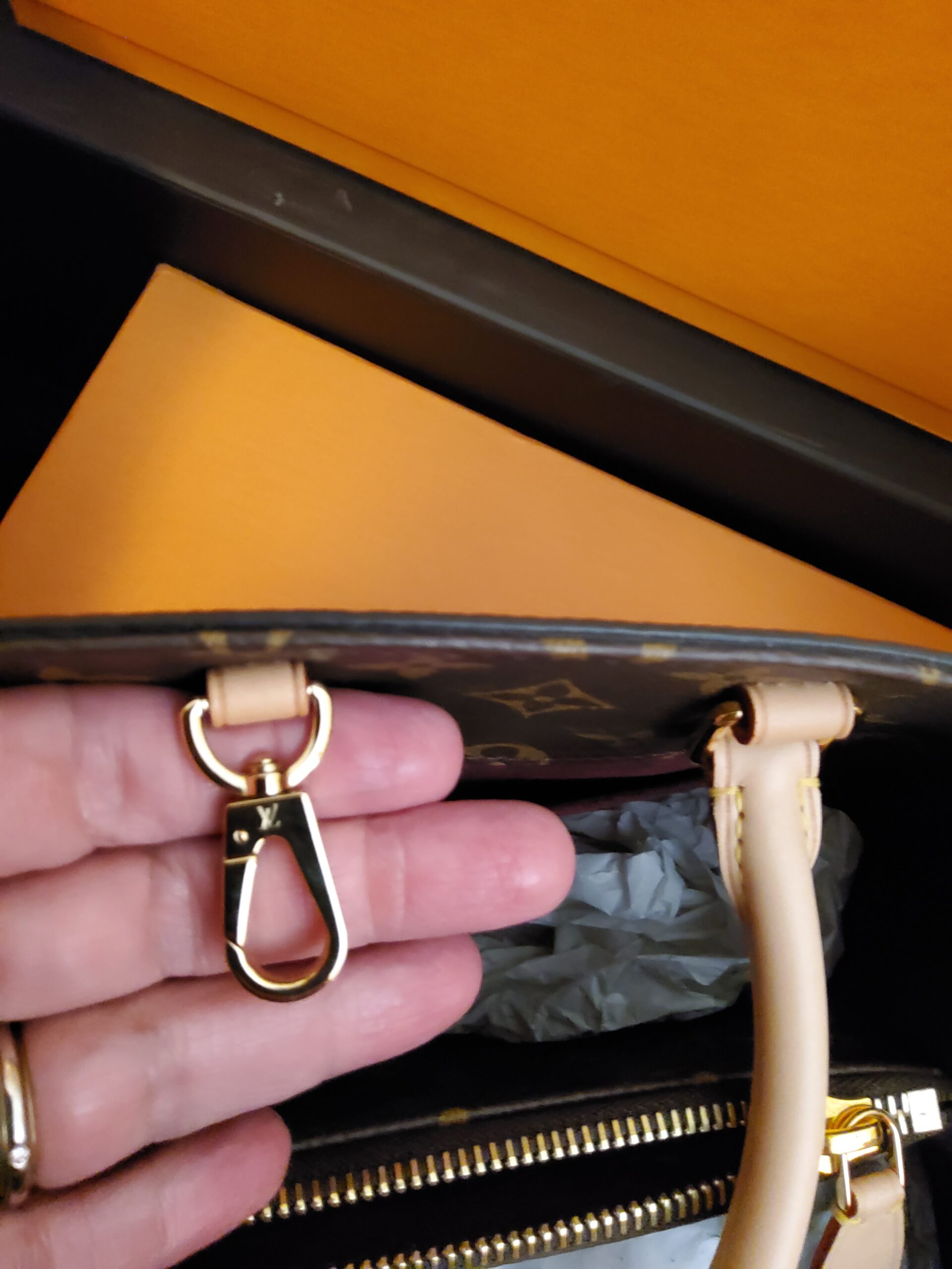 Louis Vuitton Montaigne MM - immagine 8